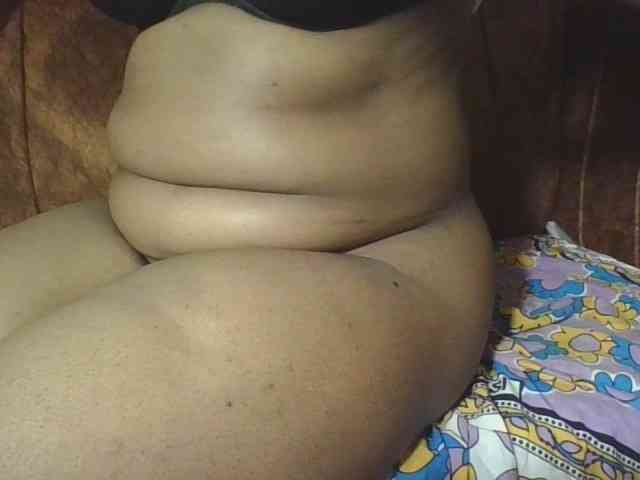 Hornycremmy09 webcam