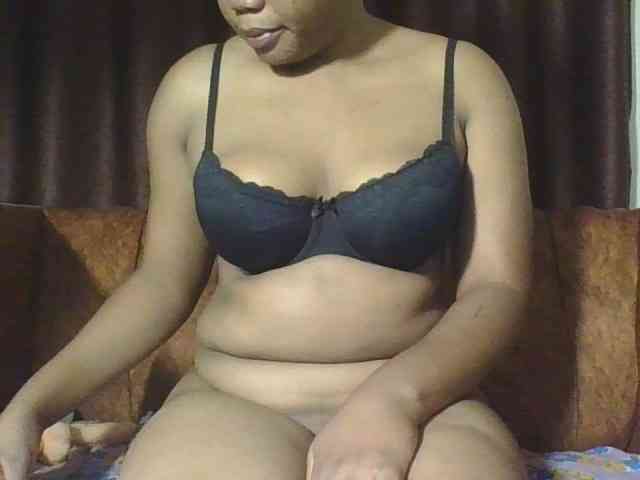 Hornycremmy09 webcam