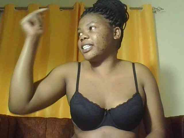 Hornycremmy09 webcam