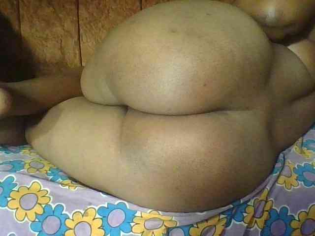 Hornycremmy09 webcam
