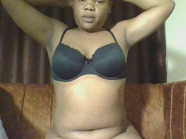 Hornycremmy09 webcam