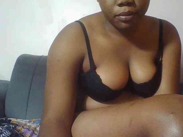 Hornycremmy09 webcam