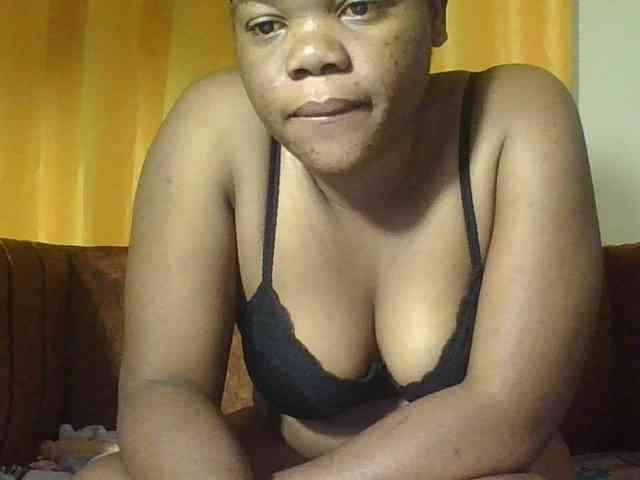 Hornycremmy09 webcam