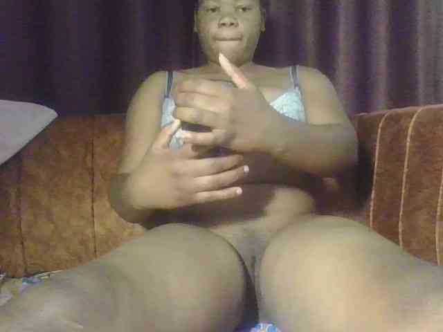 Hornycremmy09 webcam