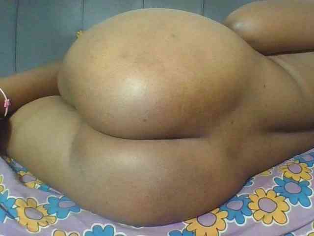 Hornycremmy09 webcam