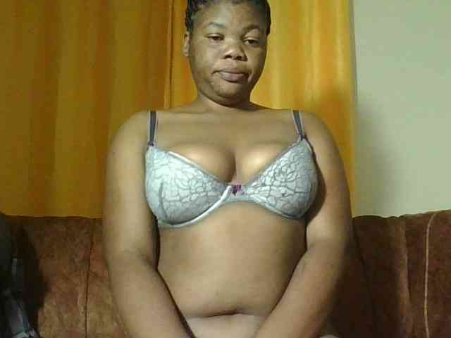 Hornycremmy09 webcam