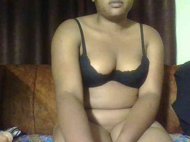 Hornycremmy09 webcam