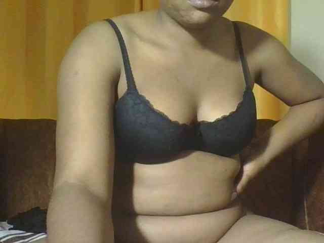 Hornycremmy09 webcam