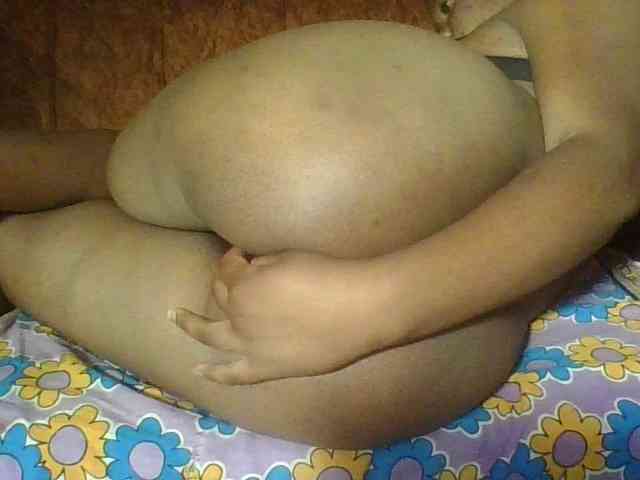 Hornycremmy09 webcam