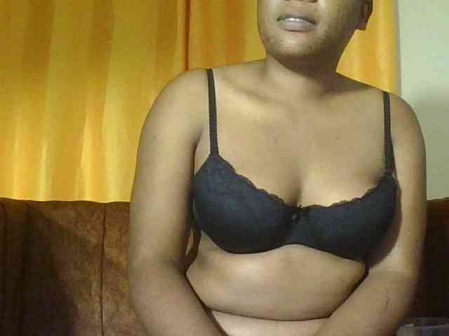 Hornycremmy09 webcam