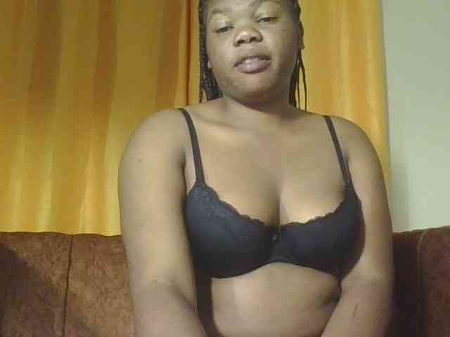 Hornycremmy09 webcam