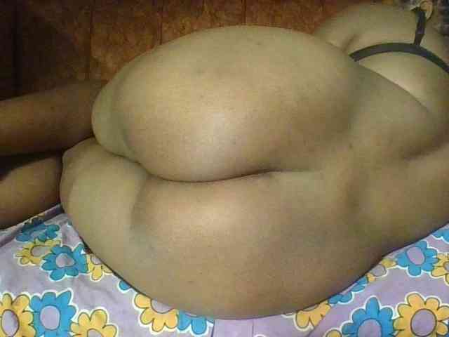 Hornycremmy09 webcam