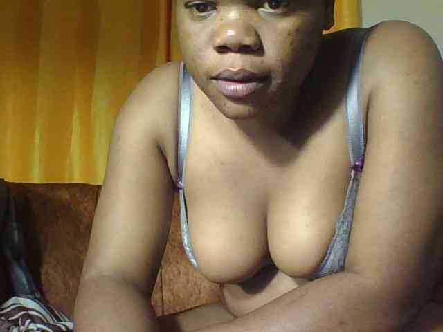 Hornycremmy09 webcam