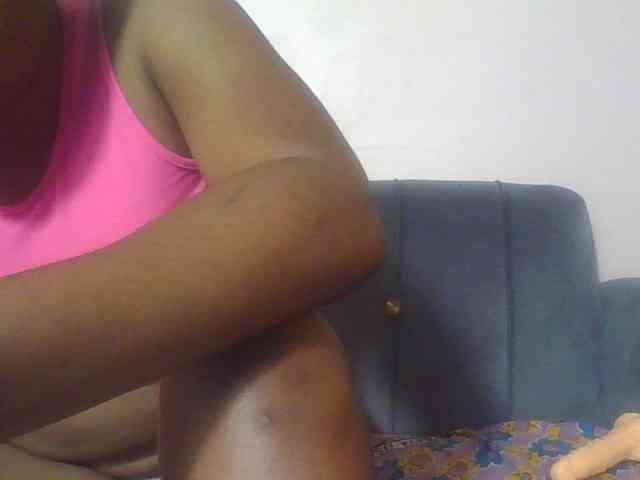 Hornycremmy09