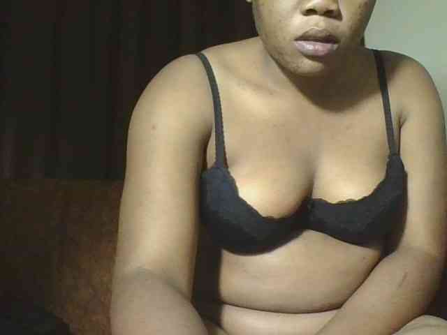 Hornycremmy09 webcam