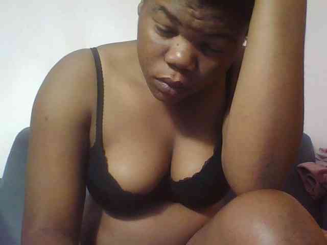 Hornycremmy09 webcam