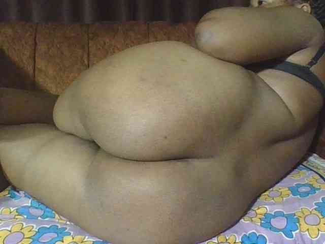 Hornycremmy09 webcam