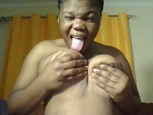 Hornycremmy09 webcam