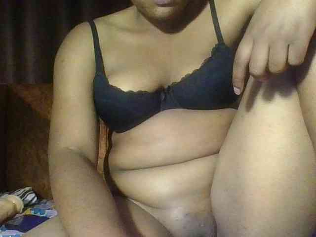 Hornycremmy09 webcam