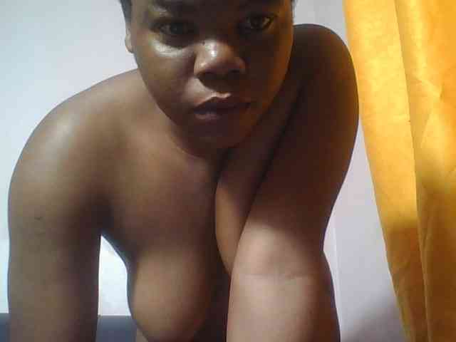 Hornycremmy09 webcam