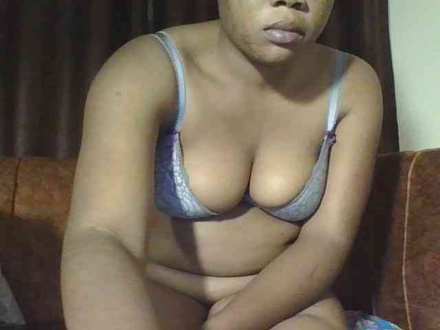 Hornycremmy09 webcam