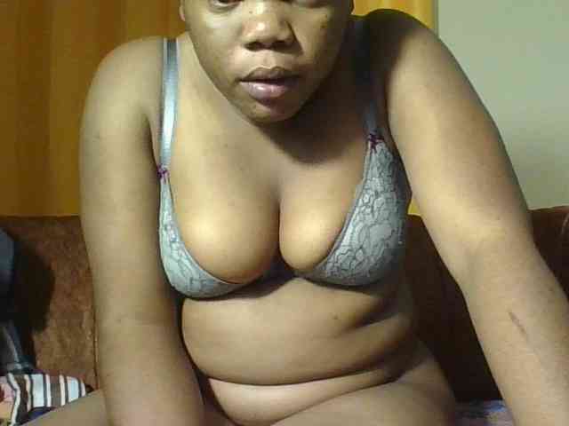 Hornycremmy09 webcam
