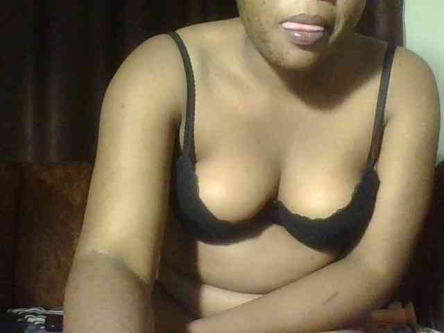 Hornycremmy09 webcam
