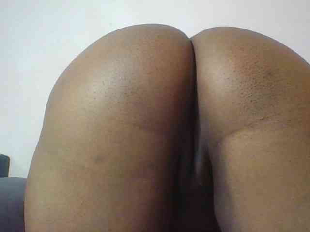 Hornycremmy09 webcam