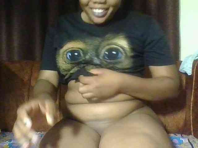 Hornycremmy09 webcam