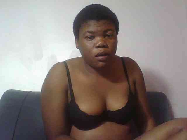 Hornycremmy09 webcam