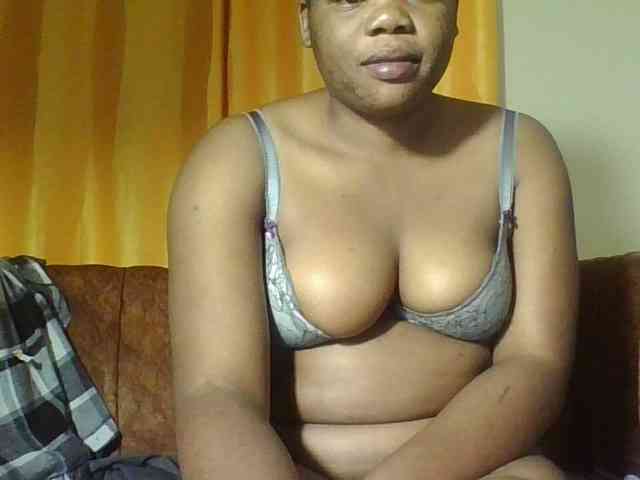 Hornycremmy09 webcam