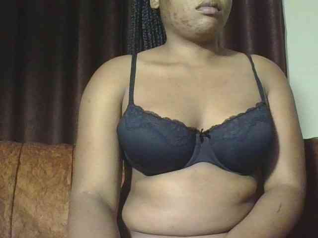 Hornycremmy09 webcam