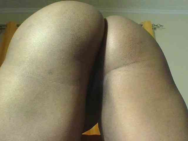 Hornycremmy09 webcam