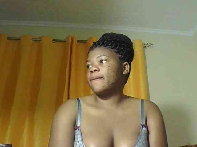 Hornycremmy09 webcam