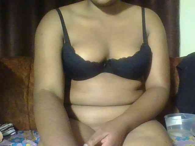 Hornycremmy09 webcam