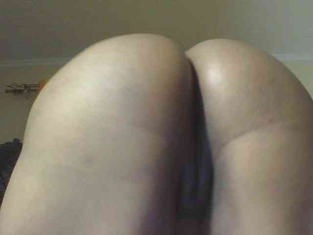 Hornycremmy09 webcam