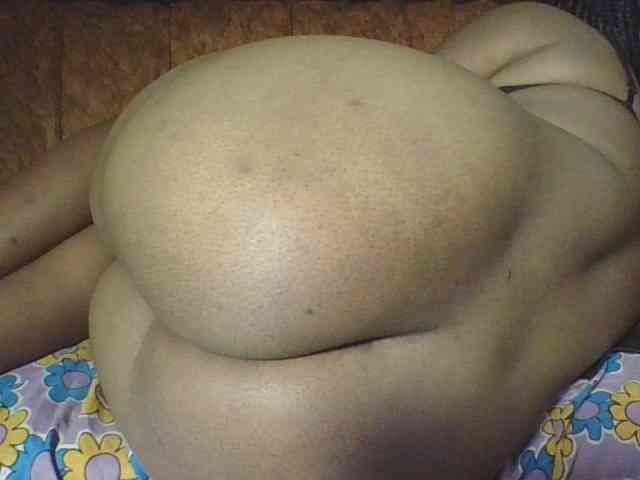 Hornycremmy09 webcam