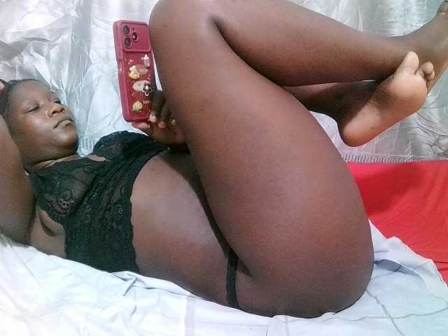 sweet-ass live cam on BongaCams