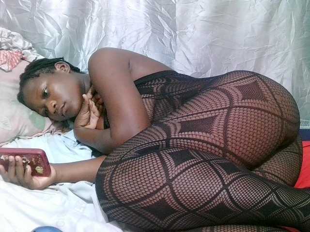 sweet-ass live cam on BongaCams