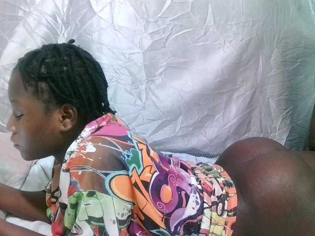 sweet-ass live cam on BongaCams