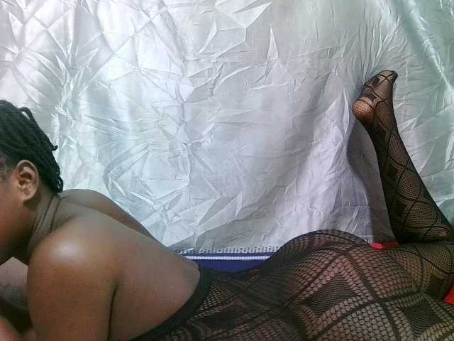 sweet-ass live cam on BongaCams