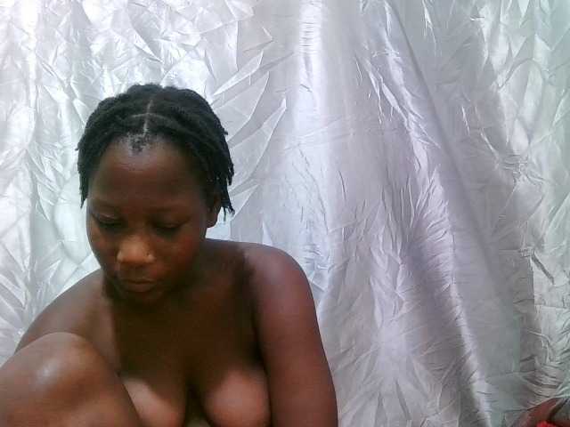sweet-ass live cam on BongaCams
