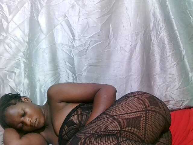 sweet-ass live cam on BongaCams