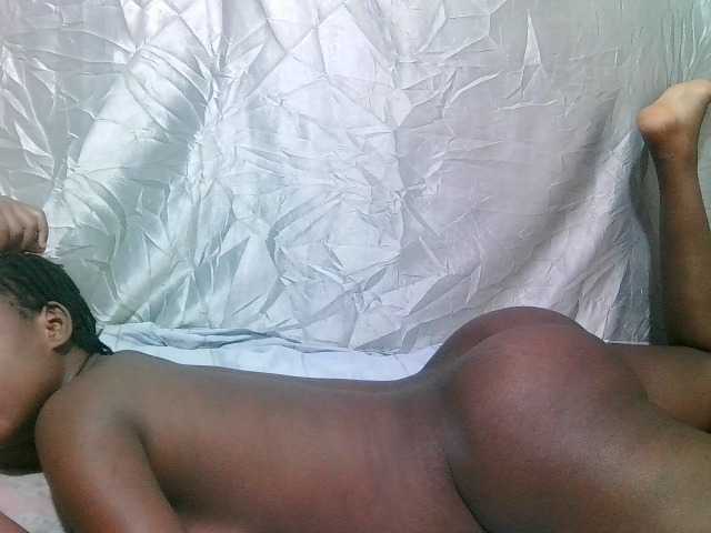 sweet-ass live cam on BongaCams