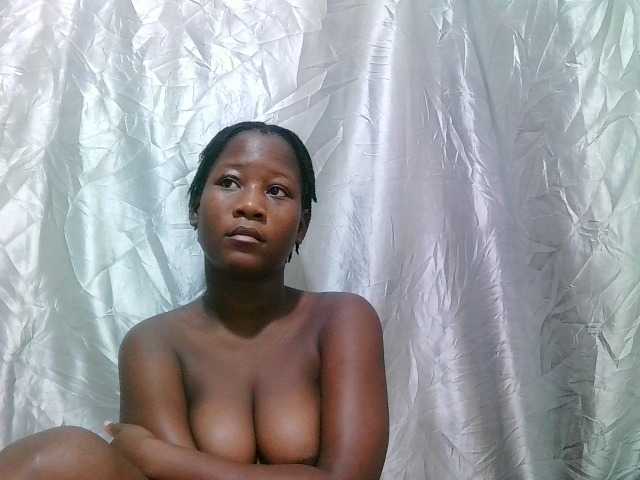 sweet-ass live cam on BongaCams