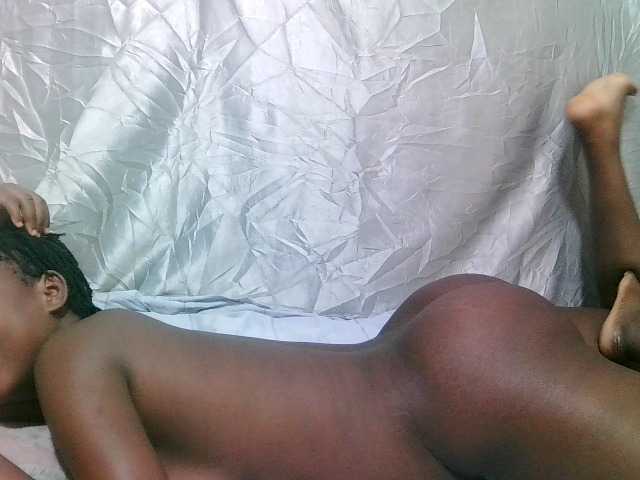 sweet-ass live cam on BongaCams