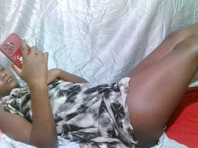 sweet-ass live cam on BongaCams