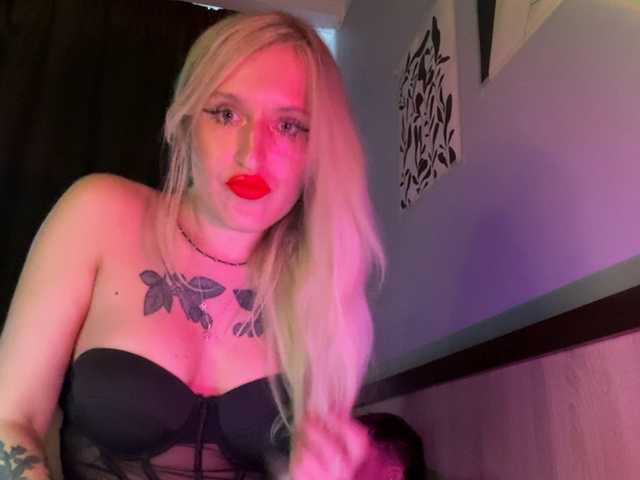 Live трансляция SEXonFIREEE - Runet.cam