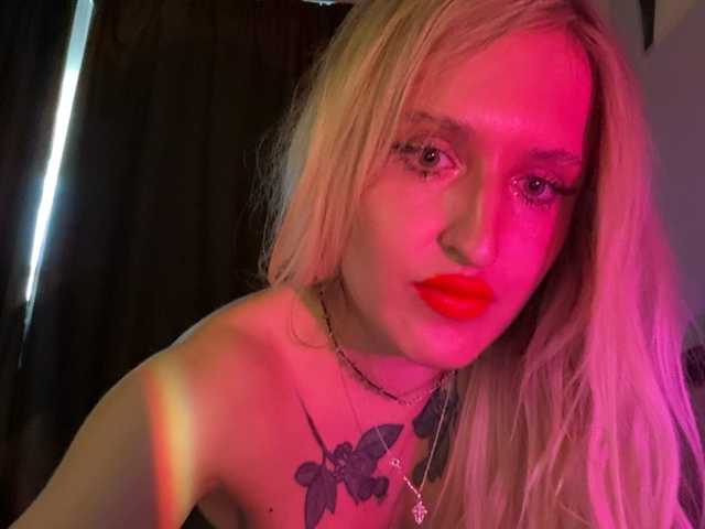Live трансляция SEXonFIREEE - Runet.cam