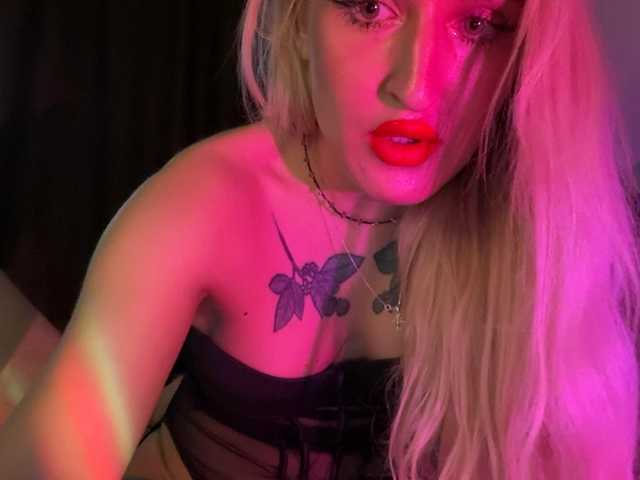 Live трансляция SEXonFIREEE - Runet.cam